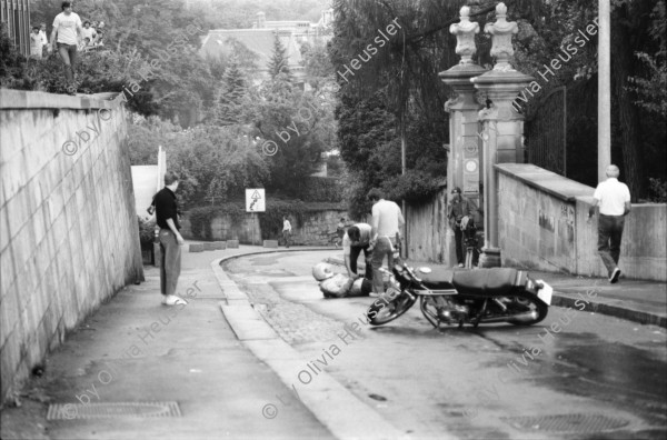 Image of sheet 19810480 photo 30: Portrait Lino Ventura bei Dreharbeiten an der Künstlergasse für Espion lève toi. «Zürich connection» Zürich, Schweiz 1981