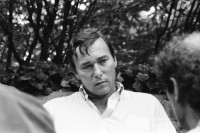 Image of sheet 19810480 photo 6: Portrait Yves Poisset bei Dreharbeiten an der Künstlergasse für Espion lève toi. «Zürich connection» Zürich, Schweiz 1981