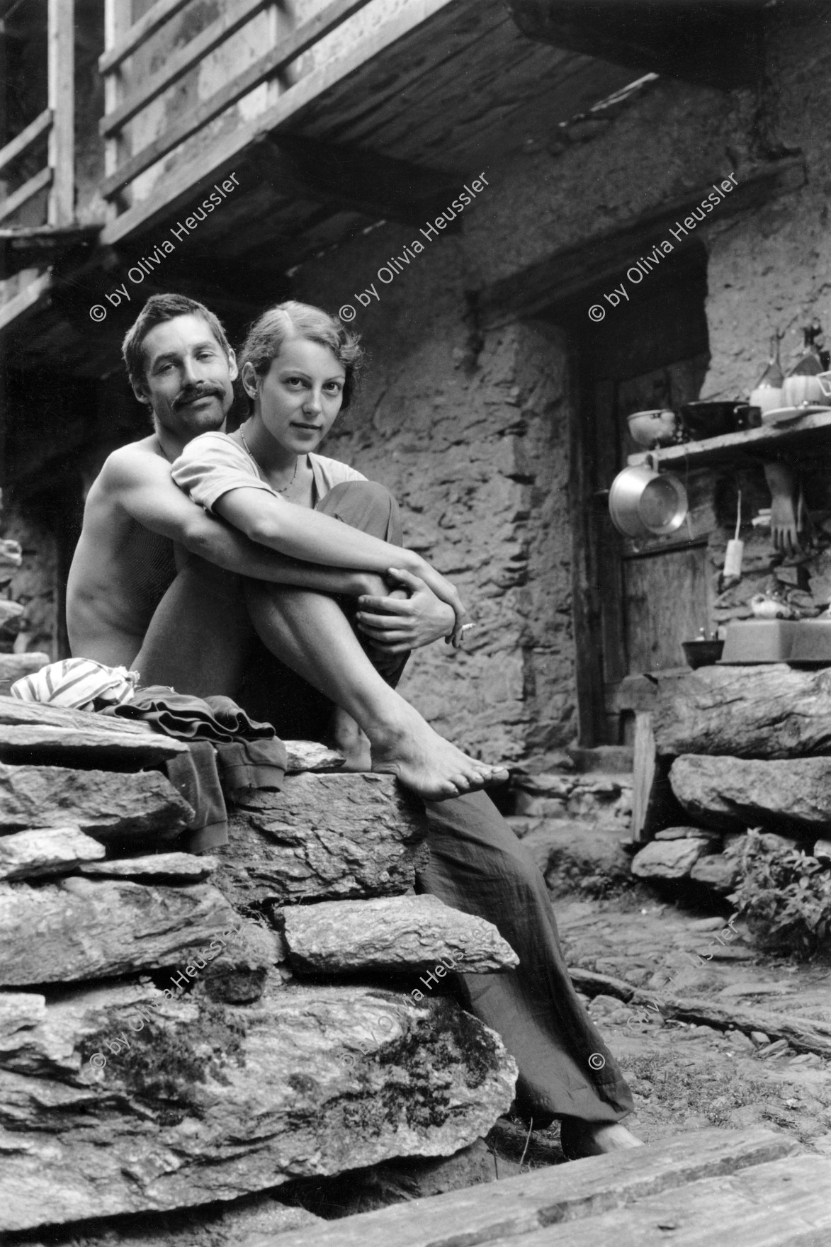 Image of sheet 19810500 photo 34: Gabi und Paul in Ludiano Portrait von Bäuerin und Bauer Alternativ Betrieb. Landwirtschaft Agrikultur
Ticino Tessin 1981 √ alternative farming farmer
Schweiz Svizzera Switzerland 
© 1981, OLIVIA HEUSSLER / www.clic.li