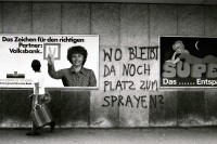 Image of sheet 19810530 photo 25: graffiti Spray Wo bleibt da noch Platz zum Sprayen? an der Kernstrasse 
Plakat für die Schweizerische Volksbank, Zürich 1981 Aussersihl Kreis 4