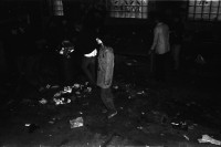 Image of sheet 19810571 photo 23: Aufräumungsarbeiten im AJZ Autonomen Jugendzentrum. Jugendbwegung Youth movement Zürich 1981 √ Matthias Bürcher