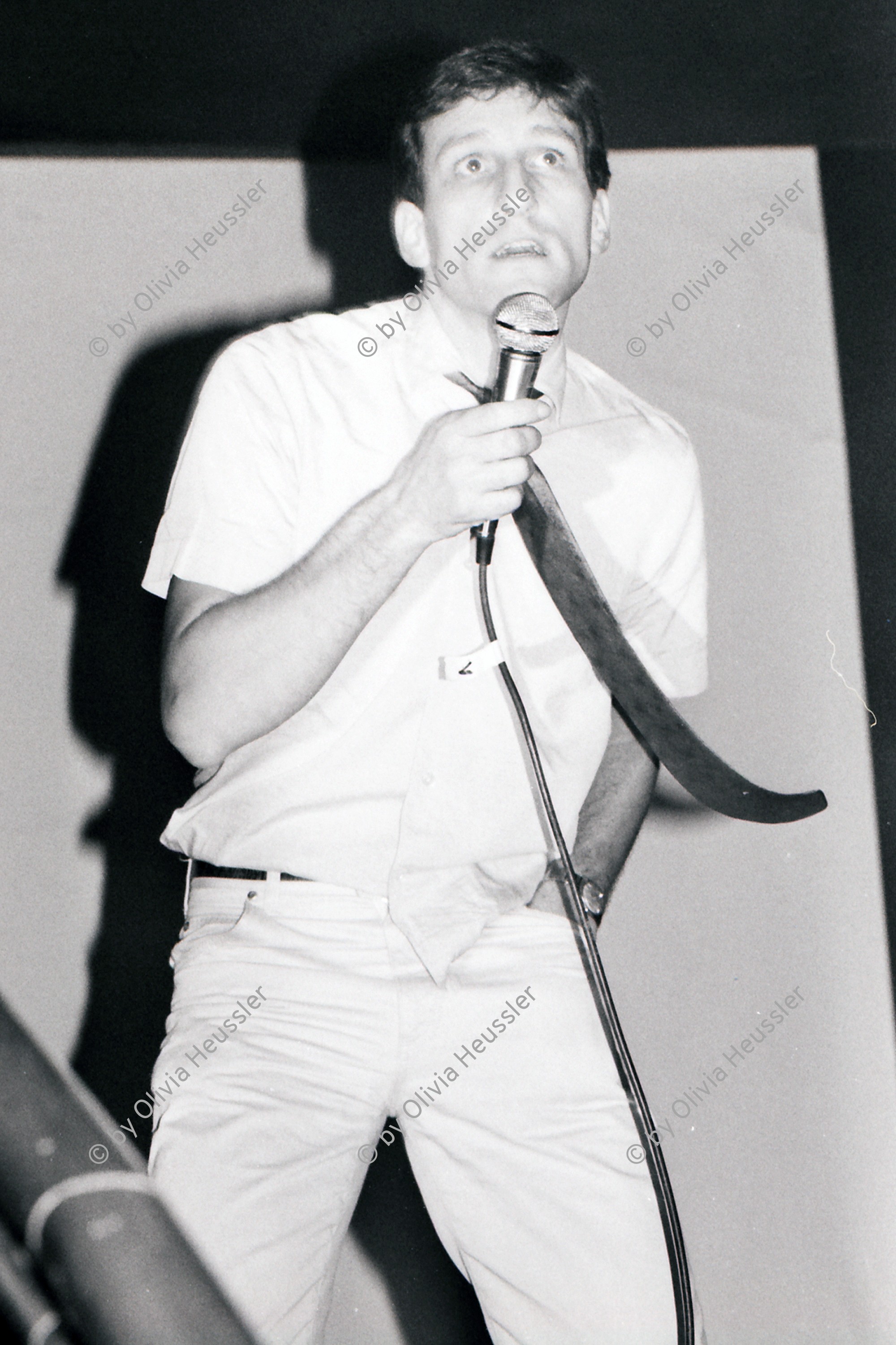 Image of sheet 19810600 photo 13: Konzert mit Heinz Jürg Nutz in Wolfenschiessen, Kanton Nidwalden, 1981.

Juerg concert music rock singer swiss Switzerland Schweiz Europe art artist