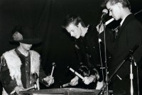 Image of sheet 19810600 photo 8: Konzert mit Putsch in Wolfenschiessen Kanton Nidwalden Schweiz Switzerland swiss Europe √
Steffs Parolen und die Bassläufe seines 14jährigen Bruders Roger fand sich die Stilschublade Funk-Punk.
Stefan Keller Drums. 
© 1981, by OLIVIA HEUSSLER