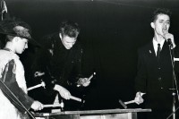 Image of sheet 19810600 photo 9: Konzert mit Putsch in Wolfenschiessen Kanton Nidwalden Schweiz Switzerland swiss Europe 
Für Steffs Parolen und die Bassläufe seines 14jährigen Bruders Roger fand sich die Stilschublade Funk-Punk.
Stefan Keller Drums. 
© 1981, by OLIVIA HEUSSLER