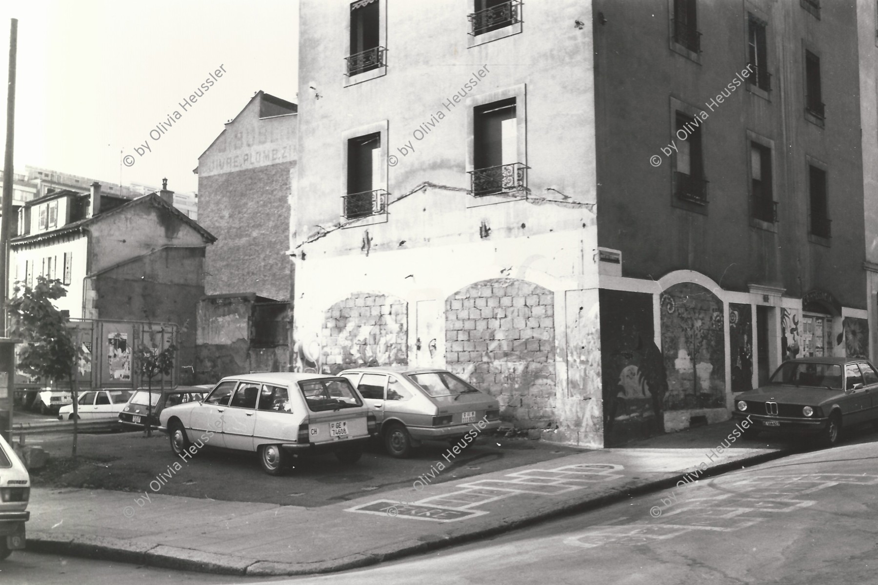 Image of sheet 19810620 photo 10: Genf. Les Grottes. Rue de la Siberie Bakounin. 1981 √ geneva housing occupation house Geneva Switzerland Suisse