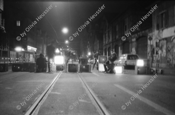 Image of sheet 19810650 photo 7: Jugendbewegung  Zürcher Jugendunruhen
Zürich 1981 performance youth culture baricade