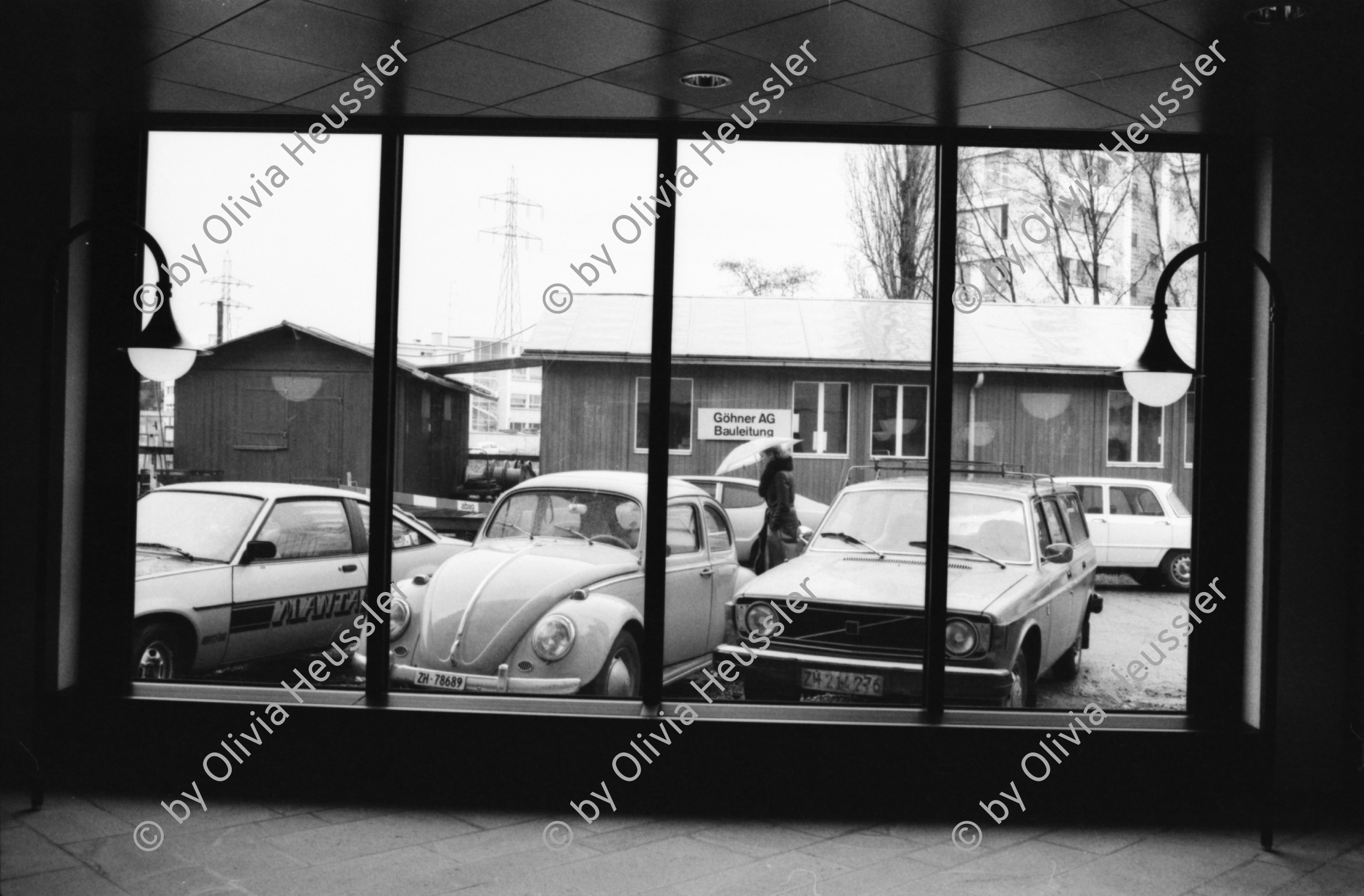 Image of sheet 19810660 photo 24: Fahrzeuge VW Barakken Arbeiter Autos
Leutschenbach Oerlikon WOZ Zürich Schweiz 1981