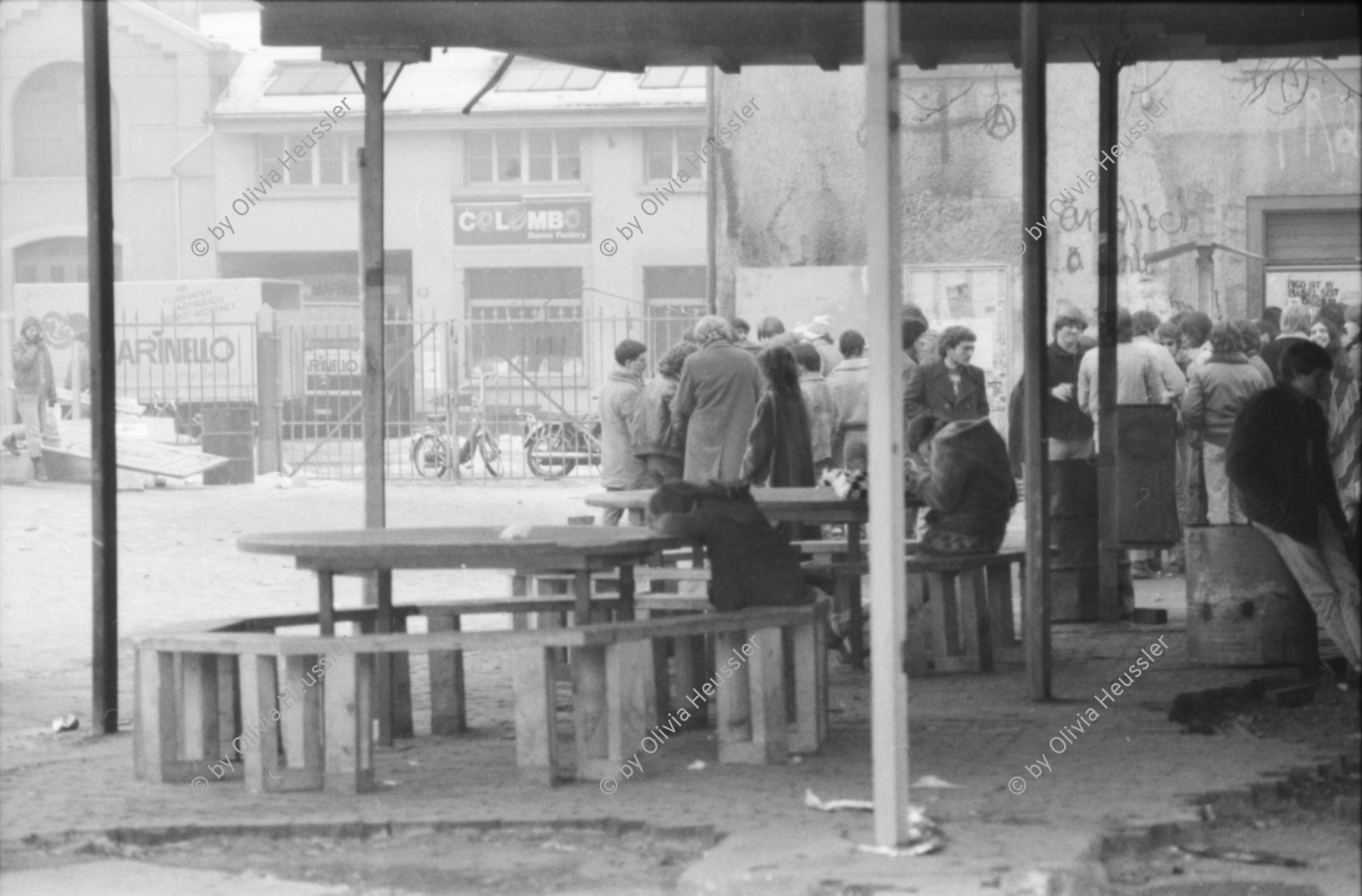 Image of sheet 19820030 photo 21: Menschen im Autonomen Jugendzentrum AJZ an der Limmatstrasse Kreis 5 Jugendunruhen
Jugendbewegung Bewegung Limmatstrasse Zürich 1982