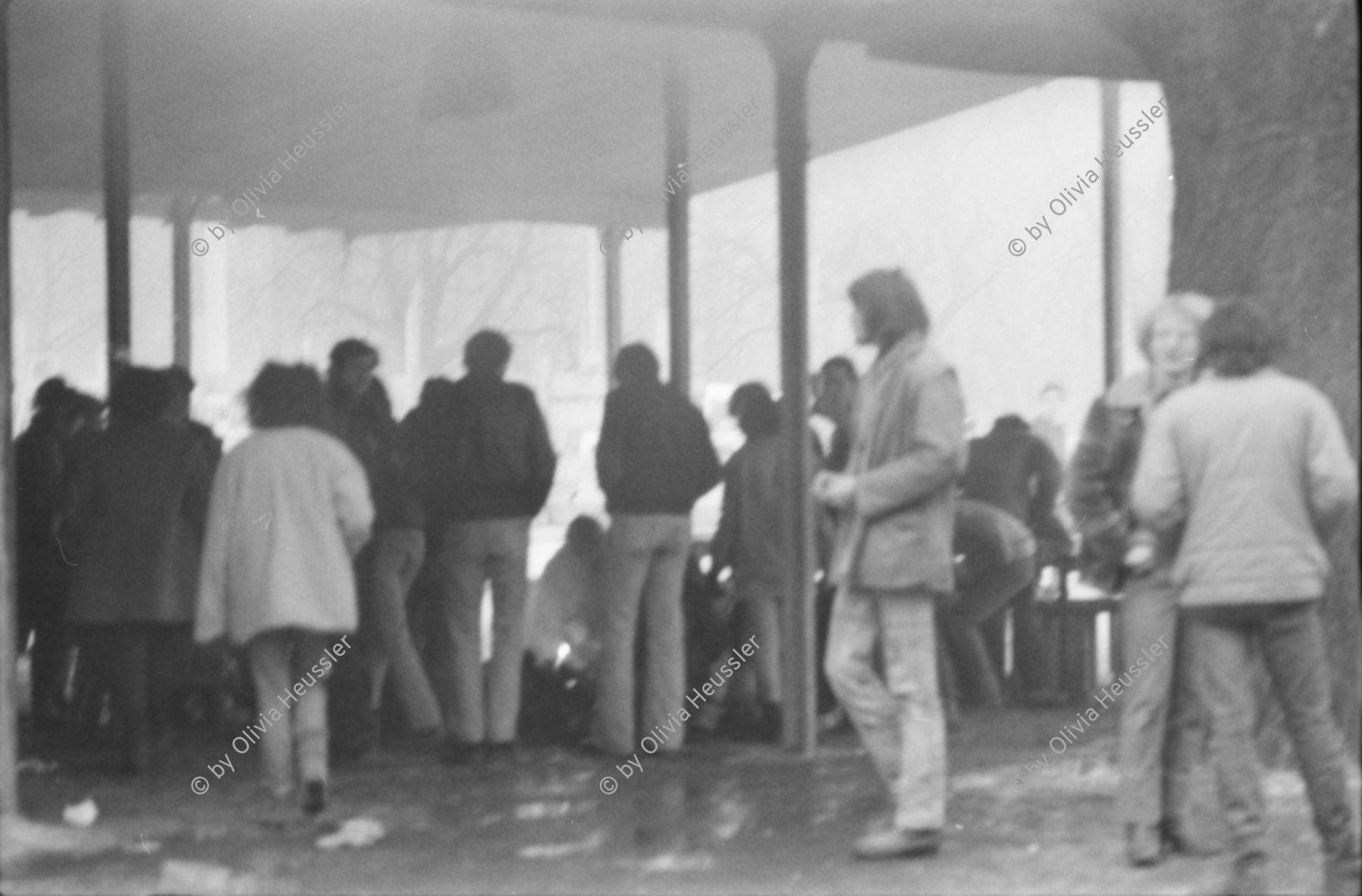 Image of sheet 19820030 photo 28: Menschen im Autonomen Jugendzentrum AJZ an der Limmatstrasse Kreis 5 Jugendunruhen Jugendbewegung Bewegung Limmatstrasse Zürich 1982