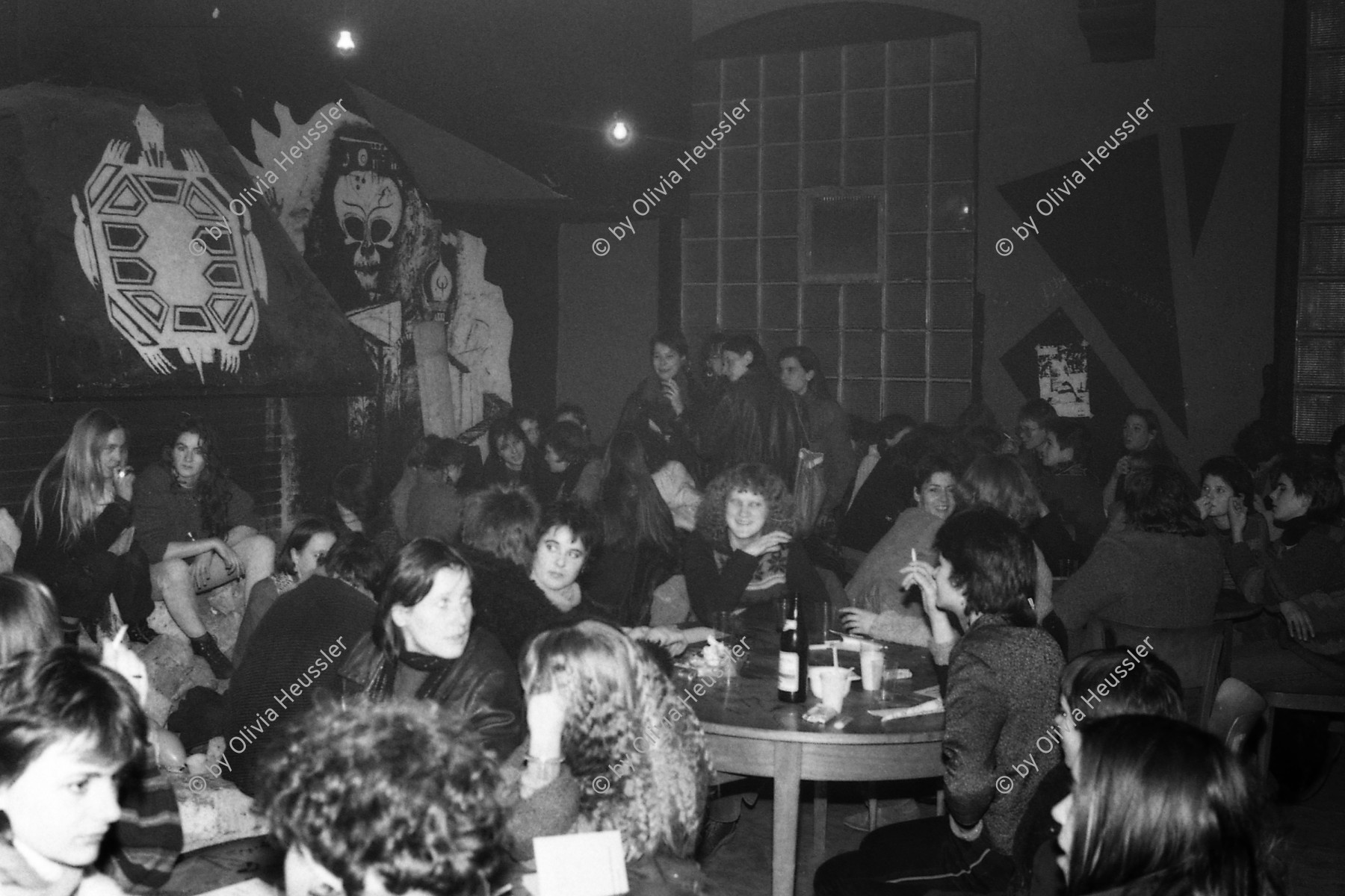 Image of sheet 19820050 photo 15: Frauenfest im AJZ Restaurant, Zuerich, 1982.
Jugendbewegung Jugendzentrum Jugendhaus
Zürich youth movement Women