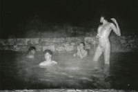 Image of sheet 19820150 photo 24: Nachts in Schwefel Naturbad mit Christoph Schuler 1982 √
