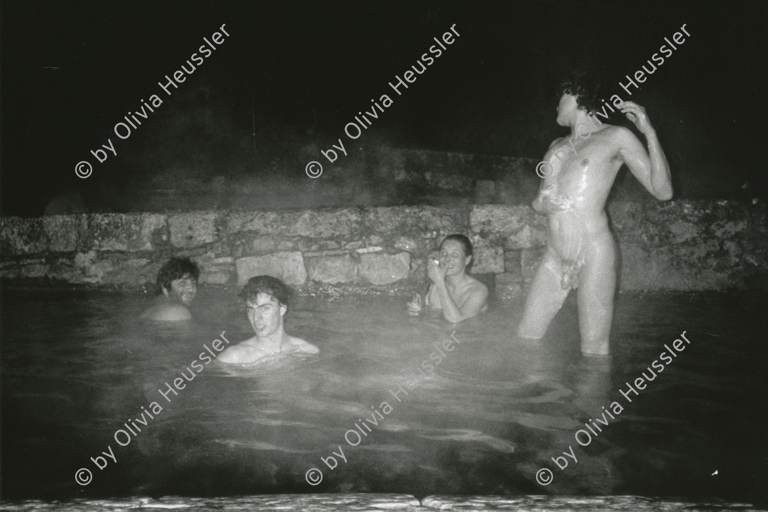 Image of sheet 19820150 photo 24: Nachts in Schwefel Naturbad mit Christoph Schuler 1982 √