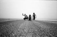 Image of sheet 19820350 photo 20: Drei Junge auf dem Salzsee. Chott el Jerid, Tunisia 1982.