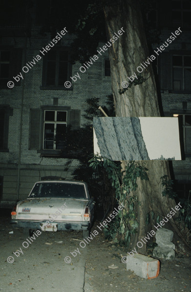 Image of sheet 19823000 photo 16: Besetztes Haus am Tessinerplatz, Zuerich, 1982.
occupied housing culture protest alternative wohnungsnot painting art wall Zürich Switzerland Schweiz
Exhibition: Zurich, The Eighties Photobastei Zürich 2020