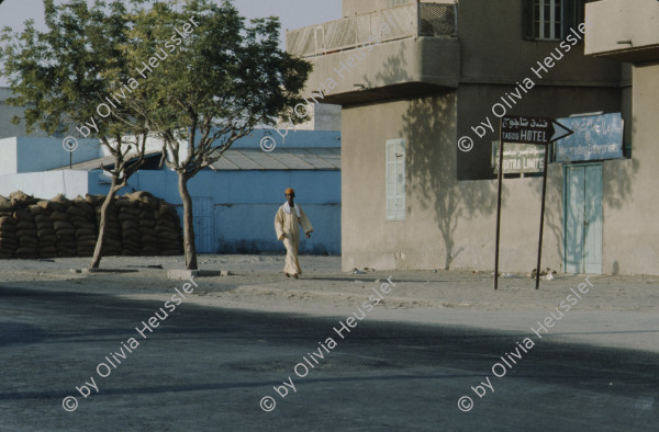 Image of sheet 19823005 photo 70: Aegypten und Sudan mit Jeeps für Eritrea 1982.