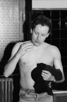 Image of sheet 19830000 photo 12: Christian Egger ehemals Wirt der Räuberhöhle, Tessinerkeller (abgebrochen 2011) und Café Boy.  Zürich
1983 √