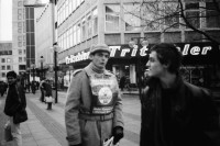Image of sheet 19830020 photo 10: In der Kunsthochschule Pierre's in Stuttgart sitzt ein Modell. Kleine Objekte von Pierre Thomé. Für Kernfusion Ja zur Kernkraft! Zwei Unterschriftensammler in Stuttgart. Deutschland 
Theater in Zürich mit Cathy O'Hare u.v.a. Aussersihler Casino. Peter Angst und Livia Risch und Cathy Olivia Heussler und Zwitschy. Volk und Elektrizität Masten. Zürioberland. Zürcher Oberland Zürich