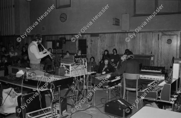 Image of sheet 19830050 photo 21: Computermusik im DRS Studio in Zürich mit Brain Tiket Bruno Spörri etc. 26 und 34. WOZ