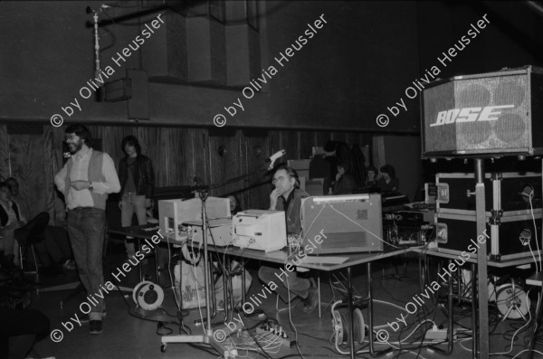 Image of sheet 19830050 photo 3: Computermusik im DRS Studio in Zürich mit Brain Tiket Bruno Spörri etc. 26 und 34. WOZ