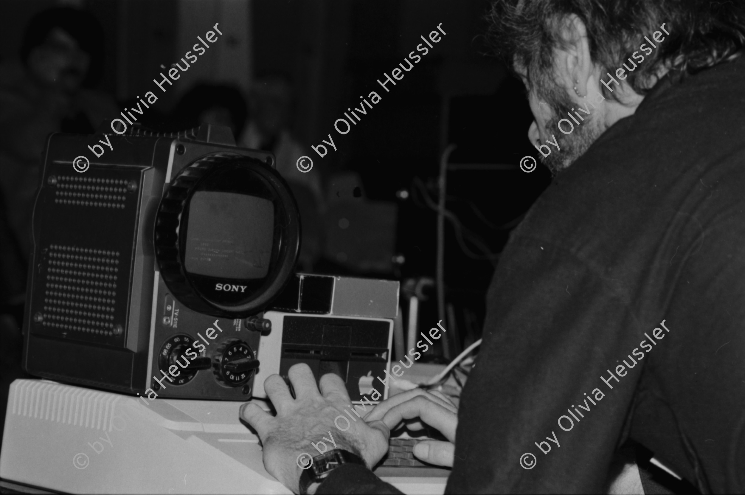 Image of sheet 19830050 photo 37: Computermusik im DRS Studio in Zürich mit Brain Tiket Bruno Spörri etc. 26 und 34. WOZ