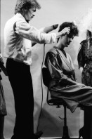 Image of sheet 19830060 photo 15: frtsg. 830050 Konzert mit Bruno Spörri. Frisurenshow Coiffeurmeisterverband im Kongresshaus. WOZ coiffeur Friseur Frisierer haar kultur Zürich 1983