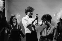 Image of sheet 19830060 photo 17: frtsg. 830050 Konzert mit Bruno Spörri. Frisurenshow Coiffeurmeisterverband im Kongresshaus. WOZ coiffeur Friseur Frisierer haar kultur Zürich 1983