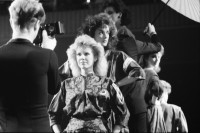 Image of sheet 19830060 photo 26: frtsg. 830050 Konzert mit Bruno Spörri. Frisurenshow Coiffeurmeisterverband im Kongresshaus. WOZ coiffeur Friseur Frisierer haar kultur Zürich 1983