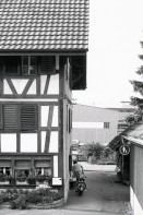 Image of sheet 19830150 photo 16: Dorfplatz. Riegelhaus in Schlieren. Zürich 1983 √