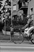 Image of sheet 19830180 photo 16: Verkehrsunfall an der Stauffacherstrasse. Auto Unfall, Kreis 4 Zürich 8.83 √