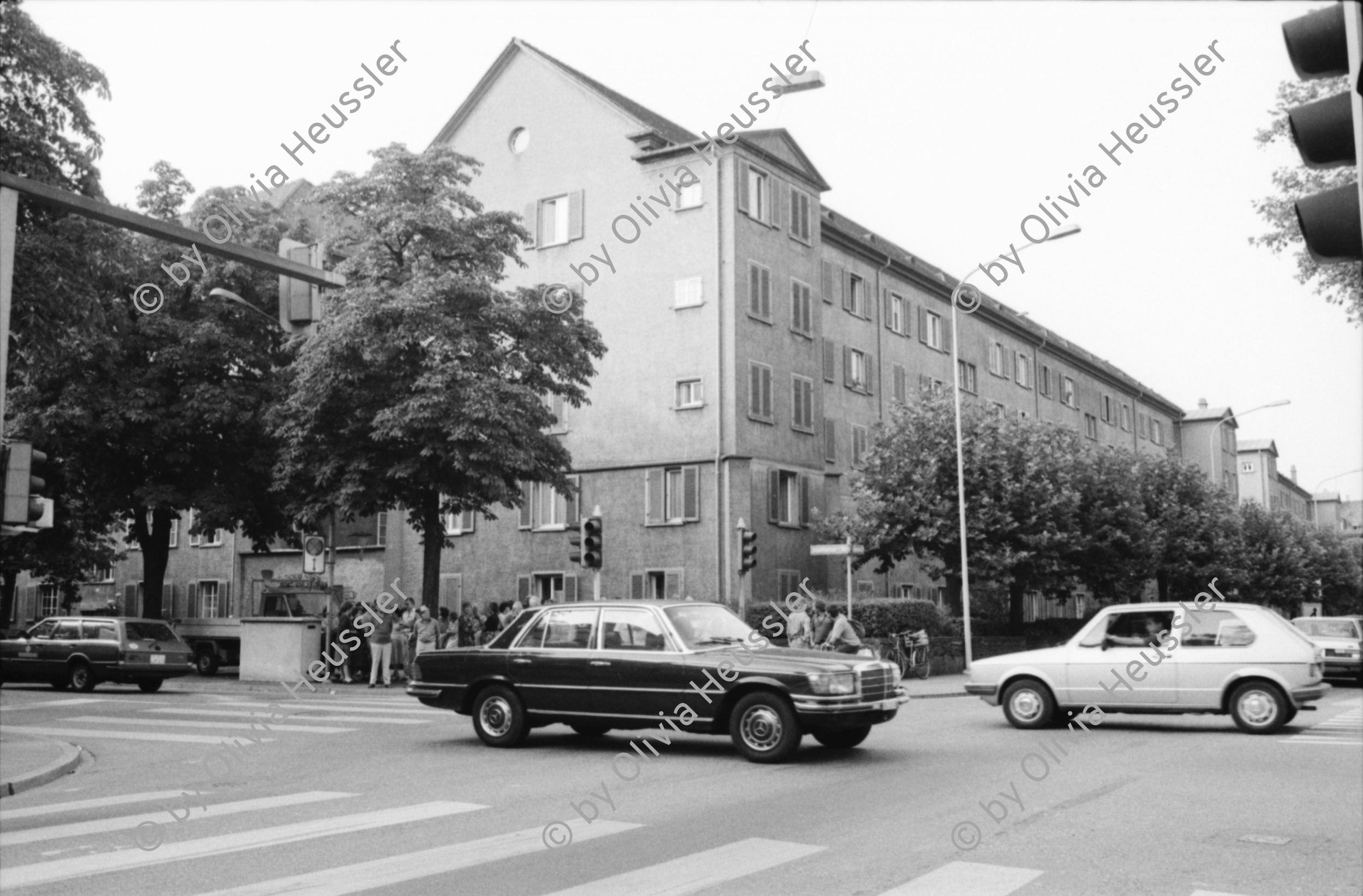 Image of sheet 19830190 photo 19: Stauffacher . Besetzung. Spitzköpfe. © 1982, by Olivia Heussler www.oliviaheussler.com Stauffacherstrasse Protest
Zürich Wohnungsnot Wohnen