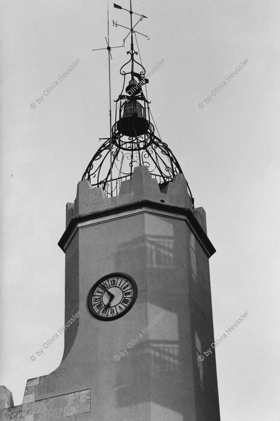 Image of sheet 19830230 photo 28: Kirchturm. Spanien 09. 1983 √ 1983 church tower with Spain Europe 
Iglesia reloj