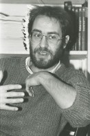 Image of sheet 19830290 photo 7: Hanspeter Schmid (Erklärung von Bern) für die WOZ, Zürich 1983.