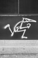 Image of sheet 19830330 photo 22: Spitzmännchen Spray Graffiti Stauffacher, Zürich 1983.