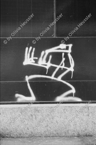 Image of sheet 19830330 photo 23: Spitzmännchen Spray Graffiti Stauffacher, Zürich 1983.