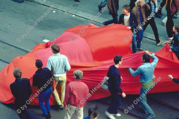 Image of sheet 19833000 photo 8: Protest gegen Wohnungsnot am Stauffacher, Zuerich 1983.
Proteste contre le manque d'appartements à Zurich.

«Counter-power» Altkirch 2017
Exhibition: Zurich, The Eighties Photobastei 2020