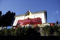 Image of sheet 19833005 photo 4: Besetzung La Baronata, Minusio 1983.
Switzerland Schweiz Svizzera Swiss Europe politics anarchie anarchy housing protest
Exhibition: Photobastei