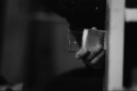 Image of sheet 19840010 photo 2: frtsg. Bar Helvti Hand Glas Bar. Stauffacher Besetzung Transparente 'No Pasaran' Polizei Demonstration 'Herr Bührle ein Lächeln wird sie besiegen' ZM Gebäude Zürich Wohnungsnot Wohnen Häuserkampf Hausbesetzung Zürich Badenerstrasse 1984 
Housing