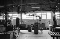 Image of sheet 19840120 photo 26: Handpflug Pflug für den Ackerbau. Siedlungen im Raum Matagalpa. Frauen bauen ihre Häuser. Landschaft. Wiederaufforstungsprogramm Aufforstung der IRENA Biogas anlage mit Kaffeeabfall. Kaffee pflanzen. Sandinisten Plakatwand für politische Propaganda. Prolacsa Tochter der Néstlé. Nido Milchpulver Hersteller in Matagalpa. Arbeiter. Kiste mit Blechdosen Schweizer Brigadist Innen besuchen Cita INRA.
Ackerbau Maschine. Latrinenbau. Letrinen Nicaragua 1984