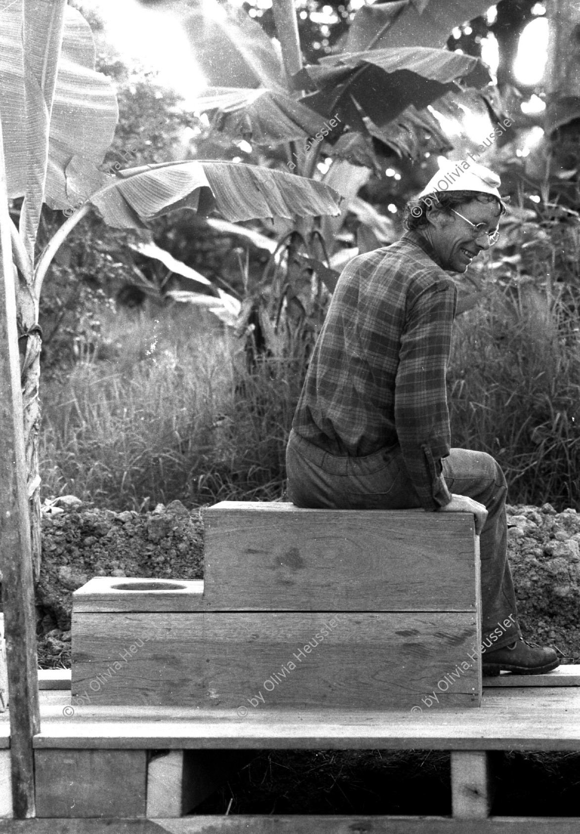 Image of sheet 19840140 photo 12: Schweizer swiss worker Brigade. Brigada Suiza. Latrinenbau. Isla de Zapotillo Schweizer. Solentiname Archipelago de Rio San Juan San Carlos Nicaragua 1984 √
© 1984, by OLIVIA HEUSSLER / www.clic.li