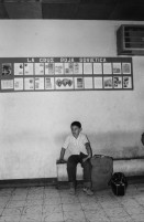 Image of sheet 19840150 photo 10: Sovietische Aerzte im sov. Spital in Chinandega. Gesundheitszentrum Spital der UDSSR SU mit Karte und Fotos. Tank mit Bunker gekennzeichnet. Sandinistischer Militär gibt den JournalistInnen Auskunft über Contraangriff gegen sovietisches Transportschiff. Portrait von Sohn Leo Gabriel. Mario. Managua Nicaragua 1984