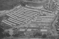 Image of sheet 19840180 photo 17: Im US-Amerikanischen Militär-Ausbildungslager Centro de Entrenamiento Militar (CREM) an der honduranischen Atlantikküste bei El Castillo.Salvadorianische Soldaten. US-Army Soldaten mit M-16 Maschinen gewehre. 
The M16 rifle, officially designated Rifle, Caliber 5.56 mm, M16, is the United States military version of the AR-15 rifle.
Helikopter Flugzeug Ausbildung im Schiessen mit amerikanischem Instruktor. US-Army Soldaten in Zivil vor Bar. Junge schleckt US Marmelade aus Dose. Honduranische Polizei. Anit Kommunisten Wandmalerei. Spray Wachturm in Palmerola. Junge und Soldaten. Bahnhof Eisenbahn. Mädchen und Mutter auf dem Weg zur Kirche mit Mais blätter. Lacayo ehem. Nic. Kulturminister und Mann von Anna Qriquillon. Gabriela Battaglia. San Pedro Sula Honduras Mittelamerika Centralamerica 1984