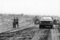 Image of sheet 19840210 photo 7: US-Soldaten auf der Militärflughafenbase bei Jamastran, in der Nähe der Grenze zu Nicaragua. El Paraiso Honduras 04.84 Zentralamerika Centralamerica 1984 √
Flugpiste Landebahn