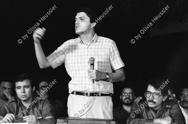 Image of sheet 19840240 photo 28: Ein Cara al Pueblo. 'Mit dem Gesicht zum Volk'. mit Daniel Ortega und Sergio Ramirez. Thema Comiteé de Defensa Sandinista (CDS). Managua Nicaragua 1984