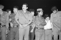 Image of sheet 19840310 photo 22: Die alten Webmaschinen der Texnica. Hier werden Baumwollstoffe fürs Ausland produziert. Managua
Militär Manöver in Corinto mir Cmdte. Lujo und Mario Aleman. Humberto Ortega Verschiedene Munition für Flugabwehr. Nicaragua 1984
