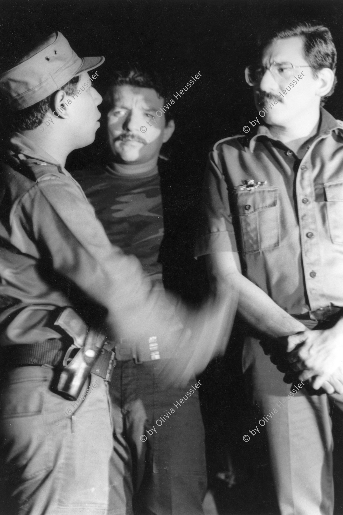 Image of sheet 19840310 photo 24: Cmdte. Lujo und Mario Aleman. rechts: Kommandant der Revolution FSLN EPS Humberto Ortega Saavedra. Corinto Nicaragua 1984 Army Sandinist commandant Military
© 1984, OLIVIA HEUSSLER / www.clic.li √