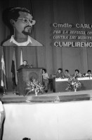 Image of sheet 19840330 photo 17: Kommandant Tomas Borge unter dem Abbild von Carlos Fonseca, 1984 Nicaragua.