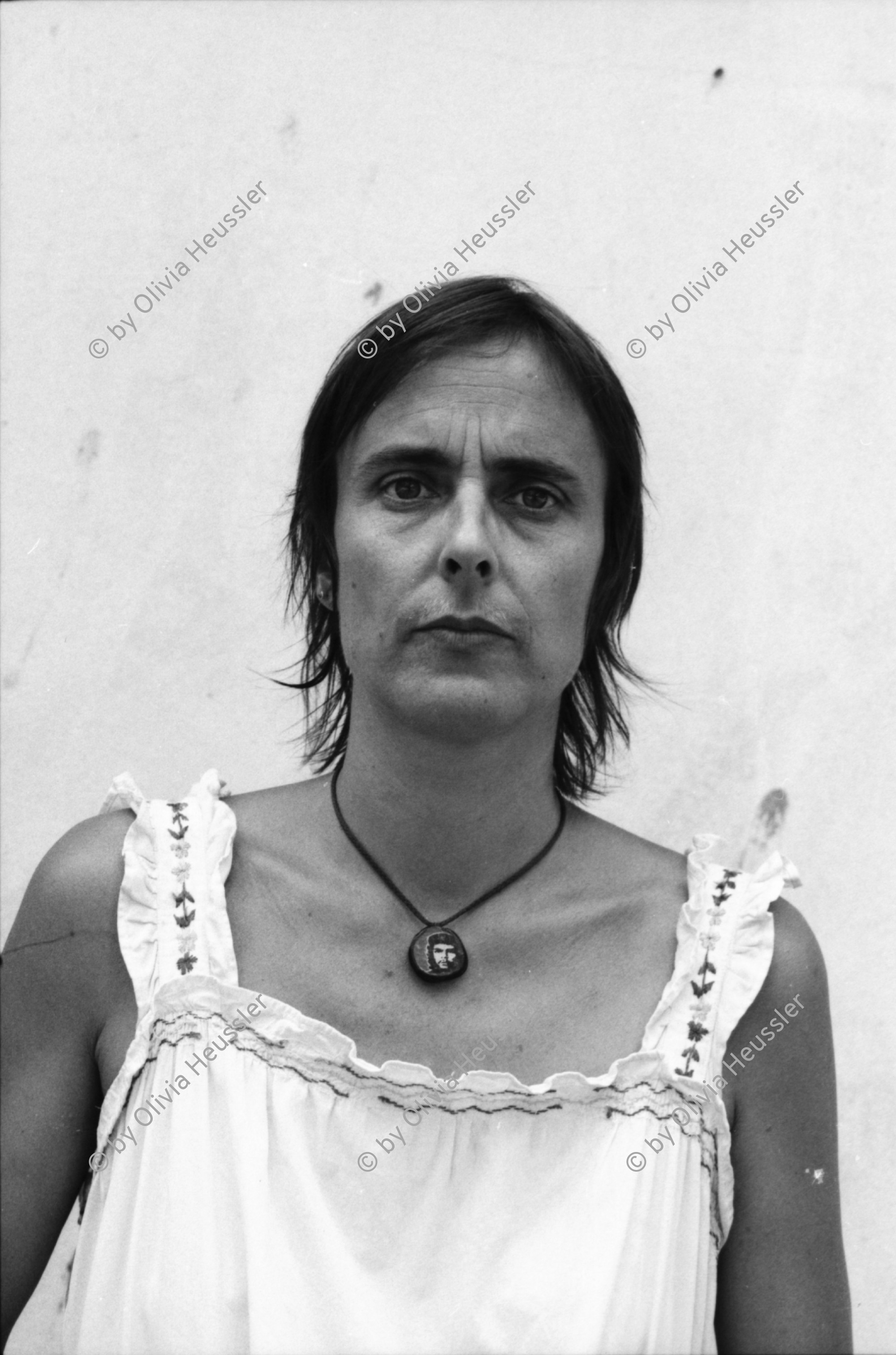 Image of sheet 19840450 photo 13: Portrait Arturo Cruz im Kino Cine Cabrera.  Demonstration für Arturo Cruz. Antisandinistische Demonstration. PSC. Vor den Wahlen. CDU sticker german political party fotografen Photographers Journalists 
√ Managua Nicaragua 1984 central america rally