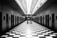 Image of sheet 19840530 photo 8: america central prison tile boden gekachelter schwarz weiss black and white ground