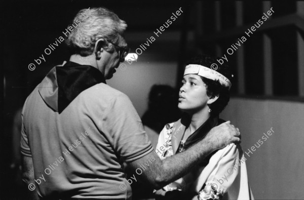 Image of sheet 19840540 photo 39: Plakat RAAN Miskito Frau Puerto Cabezas Nicaragua 1984 Indian Indigena Costa Atlantica woman Portrait
√
© 1984, OLIVIA HEUSSLER / www.clic.li