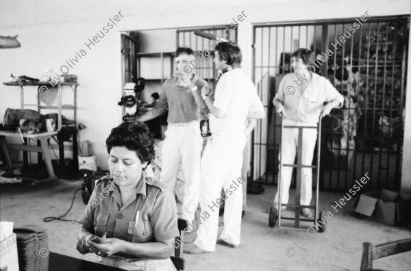 Image of sheet 19840560 photo 10: In einer Schneiderei der sandinistischen Armee arbeiten Frauen an der Nähmaschine, Managua Nicaragua. 1984.
Jan Schmeitz im HinGru re. Journalismus